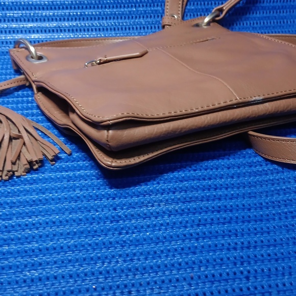 Clementsribeiro - Picture 3 of 5